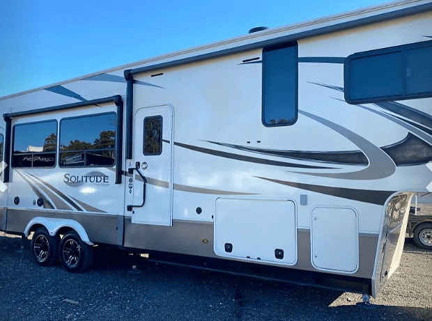 2021 Grand Design Solitude 3550BH