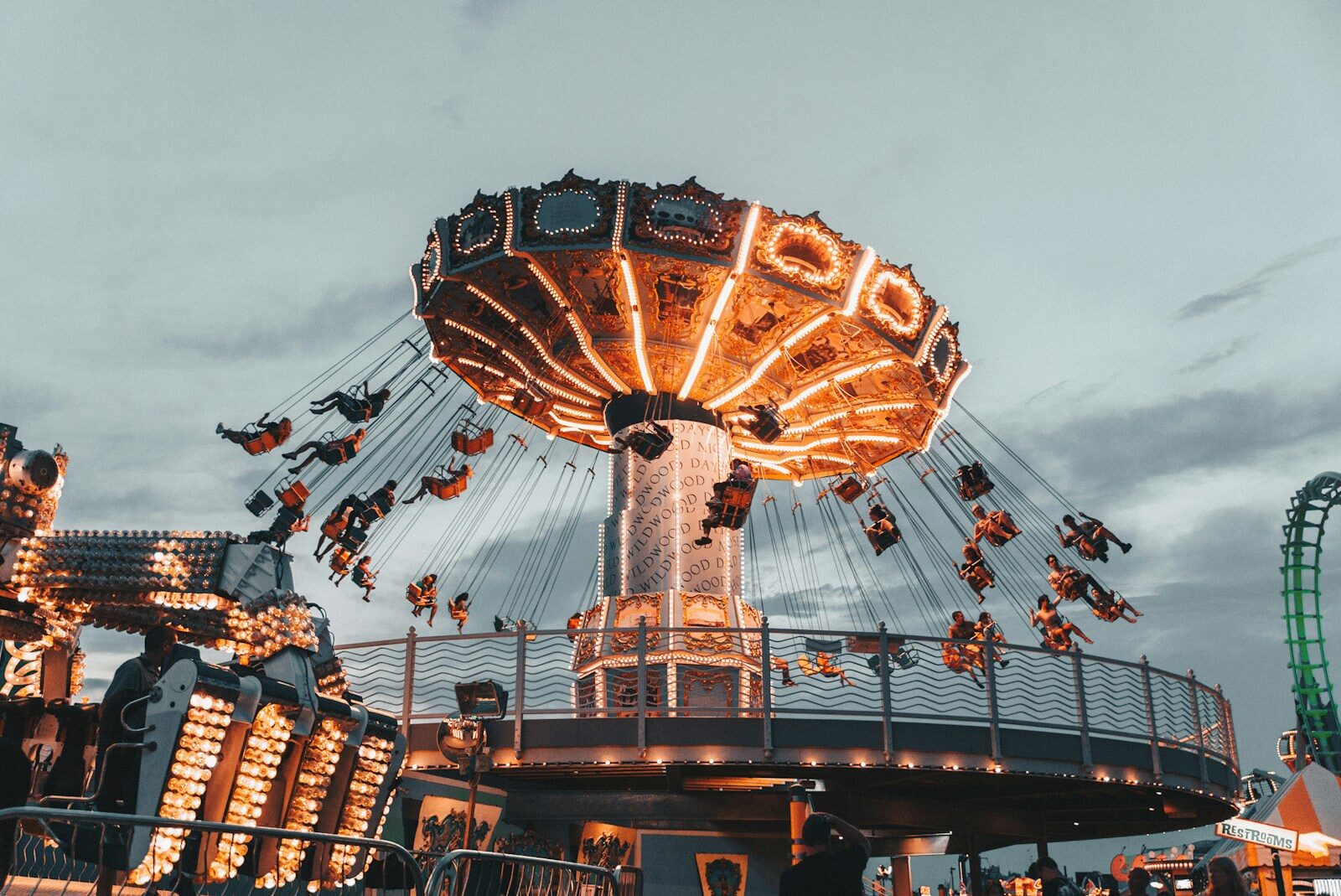 people riding amusement park ride Family Kingdom Amusement Park Tips For First-Time Visitors